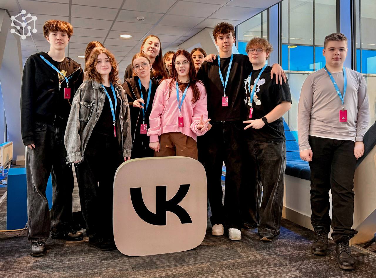 Студенты Физтех-колледжа в офисе VK!