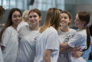 А ну-ка, девушки!