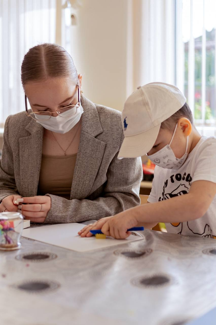 Физтех-колледж поздравил с Пасхой детей из онкологического отделения