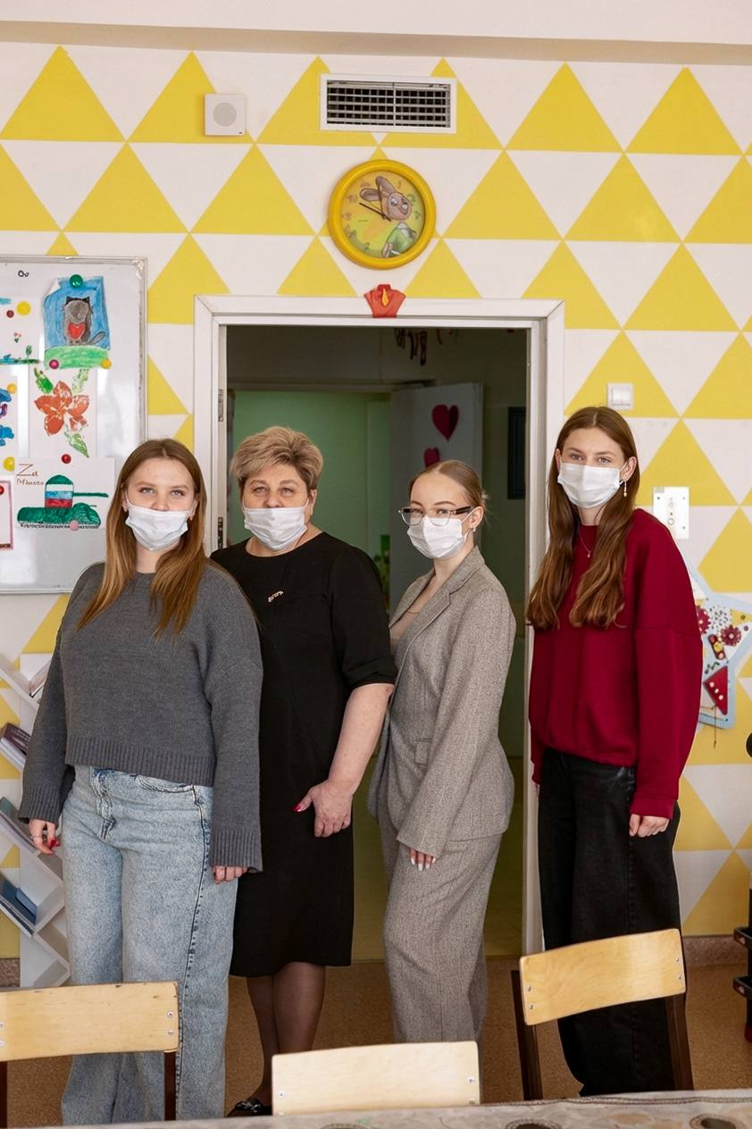 Физтех-колледж поздравил с Пасхой детей из онкологического отделения